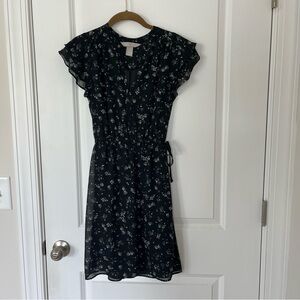 H&M Black Short Sleeved Dress with Floral Detail | size 0
